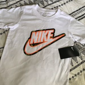 Boys Nike Top Size 6 NWT